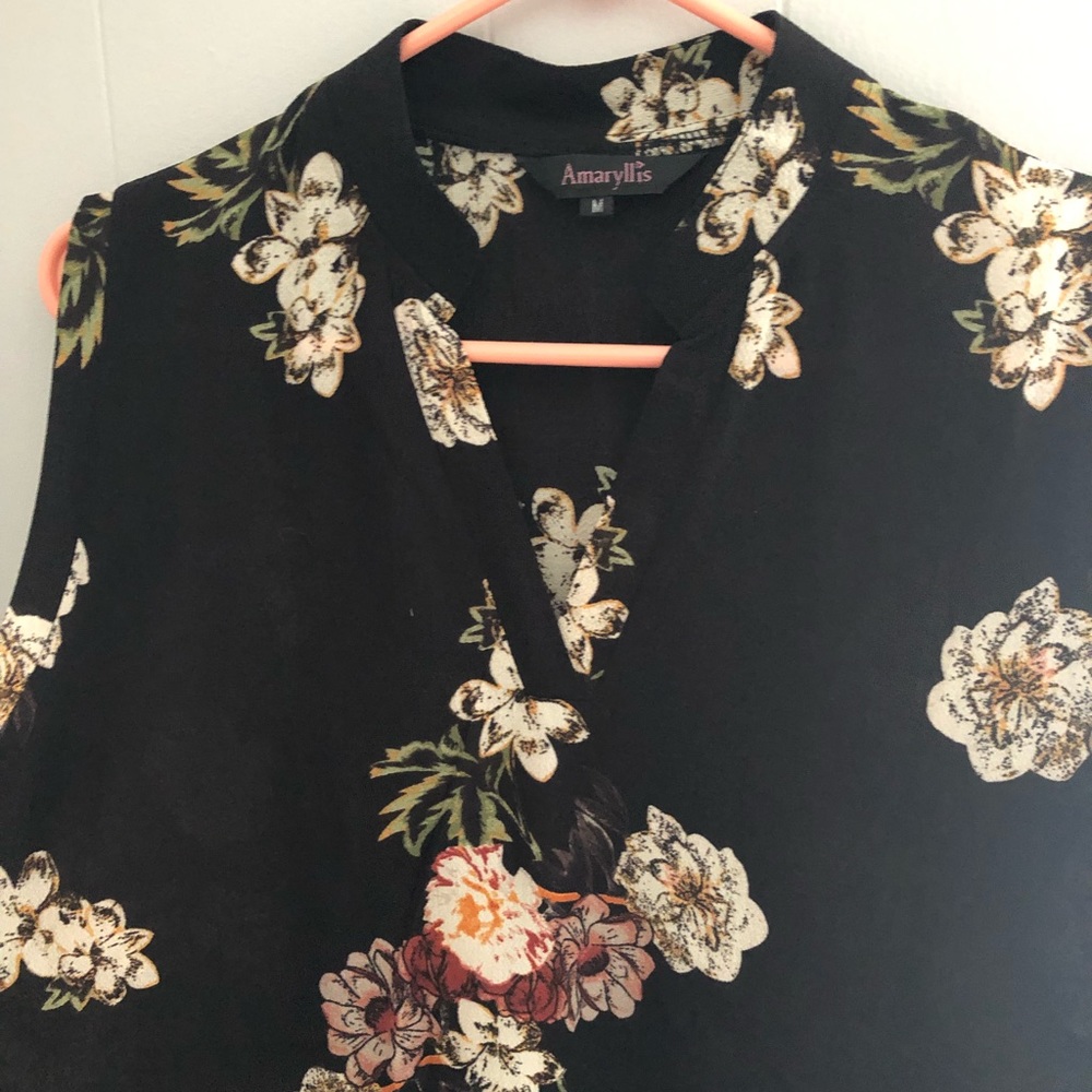 Floral v-neck tunic tank - Picture 2 of 2